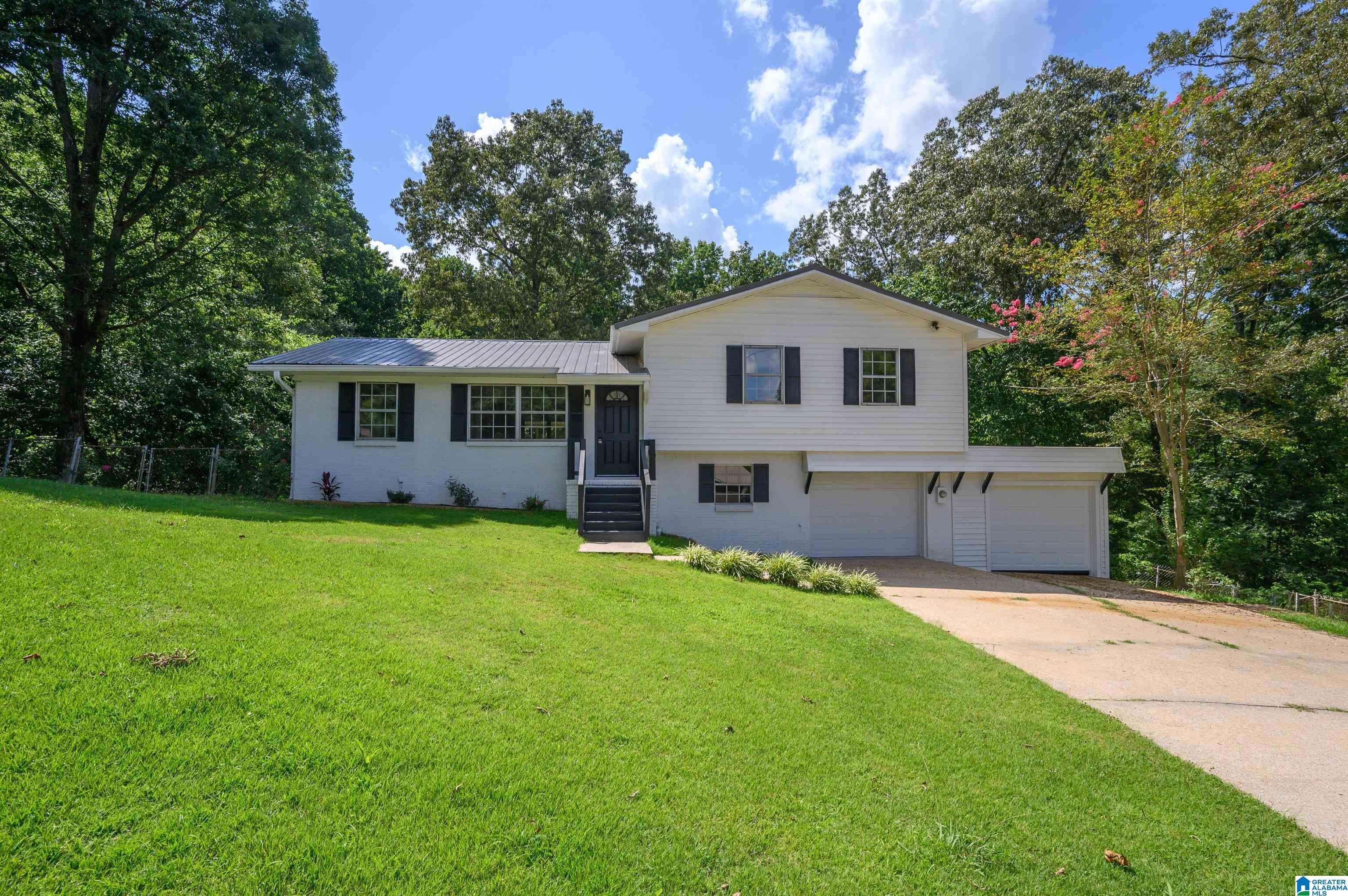 Adamsville, AL 35005,304 HARRIS AVENUE
