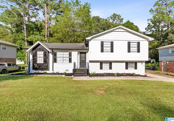 2707 NOVEL DRIVE, Hueytown, AL 35023
