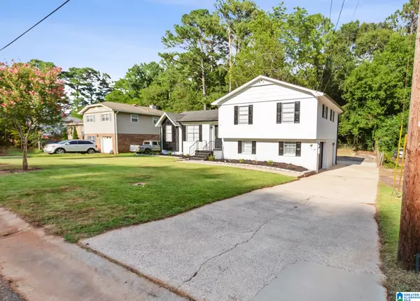 Hueytown, AL 35023,2707 NOVEL DRIVE