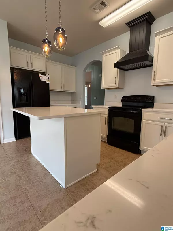 Calera, AL 35040,5001 KENSINGTON PLACE