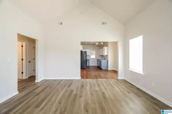 Calera, AL 35040,213 HAMPTON DRIVE