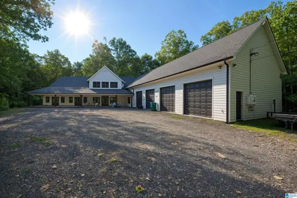 205 BARKER DRIVE, Moody, AL 35004