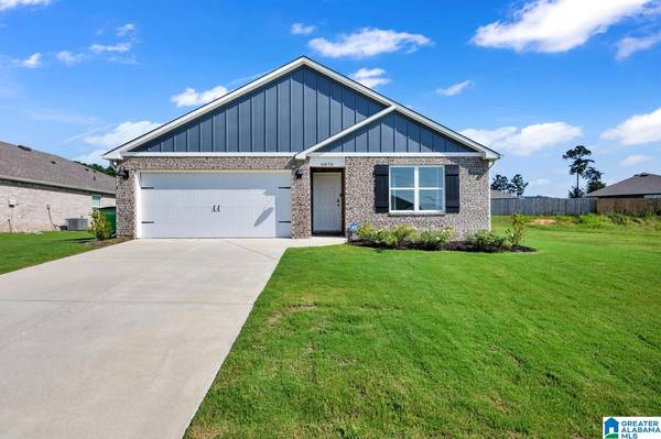 6876 SOUTHERN TRACE LOOP, Leeds, AL 35094