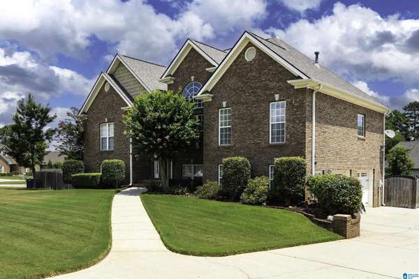 627 WYNLAKE COVE, Alabaster, AL 35007