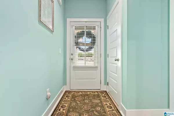 Opelika, AL 36801,712 VILLAGE DRIVE
