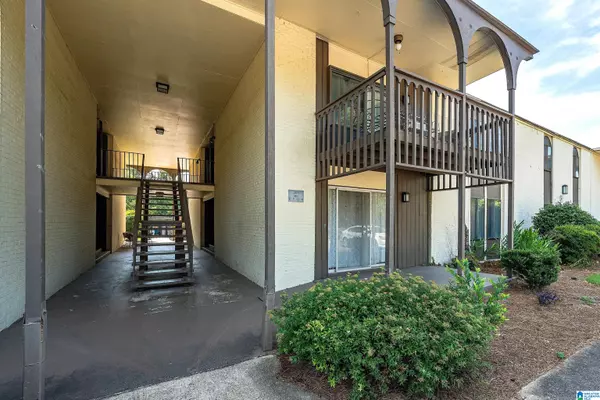3011 MASSEY ROAD #H, Vestavia Hills, AL 35216