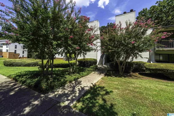701 GABLES DRIVE #701, Hoover, AL 35244