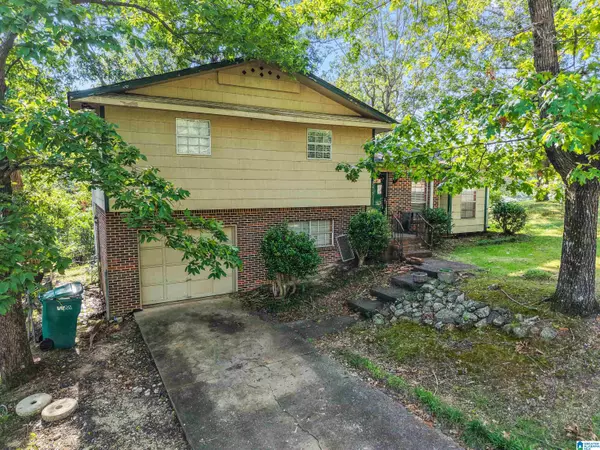 Center Point, AL 35215,2617 6TH STREET NE
