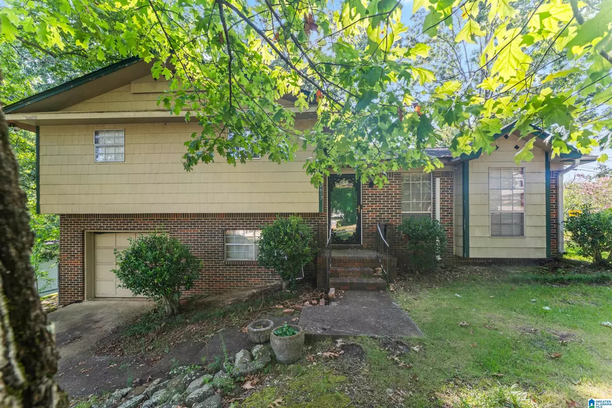 Center Point, AL 35215,2617 6TH STREET NE