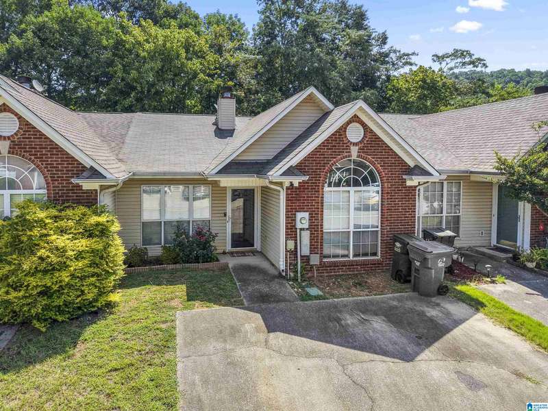 2048 CHANDALAR COURT, Pelham, AL 35124