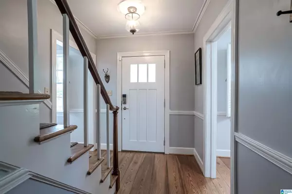 Homewood, AL 35209,708 FAIRFAX DRIVE