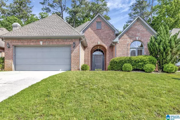 1056 RIVERCHASE COVE, Hoover, AL 35244