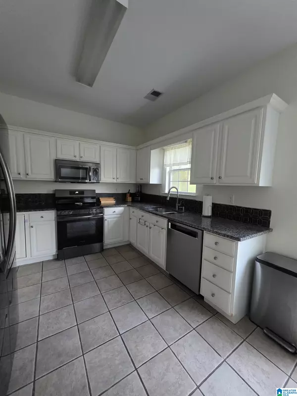 Hoover, AL 35226,5404 COLONY WAY