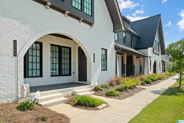 1042 WINDSOR DRIVE, Hoover, AL 35242
