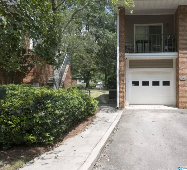 1977 WATERFORD PLACE #1977, Hoover, AL 35244