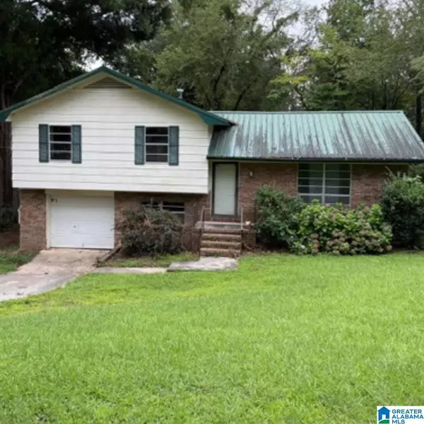 1018 HILLCREST DRIVE, Weaver, AL 36277