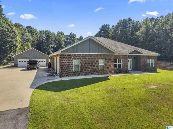 425 CROOKED CREEK LANE, Odenville, AL 35120