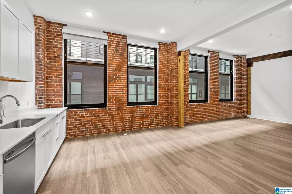 Birmingham, AL 35233,1329 4TH AVENUE S #208