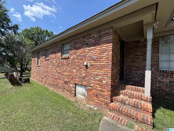 Birmingham, AL 35218,2504 26TH STREET ENSLEY