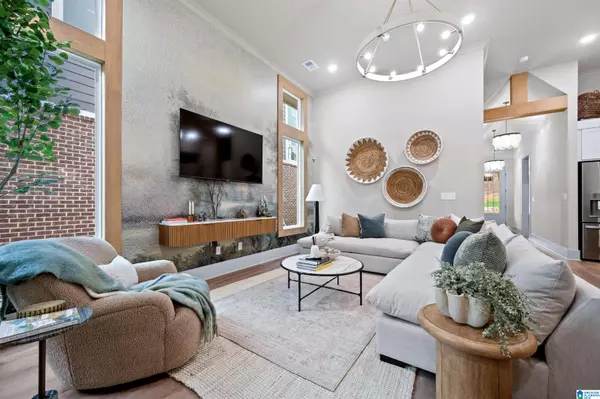 Hoover, AL 35244,4043 ADRIAN STREET