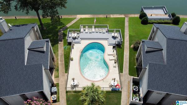 402 PARADISE ISLE #402, Riverside, AL 35135