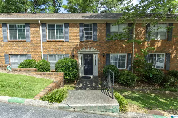 2101 MONTREAT PARKWAY #B, Vestavia Hills, AL 35216