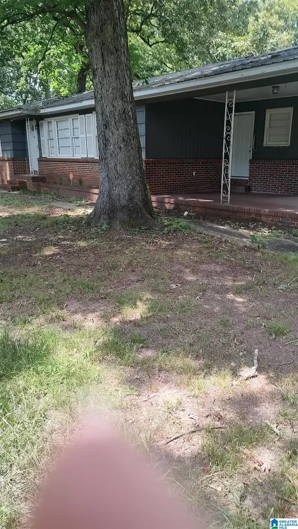 Birmingham, AL 35215,136 LAKE DRIVE NE