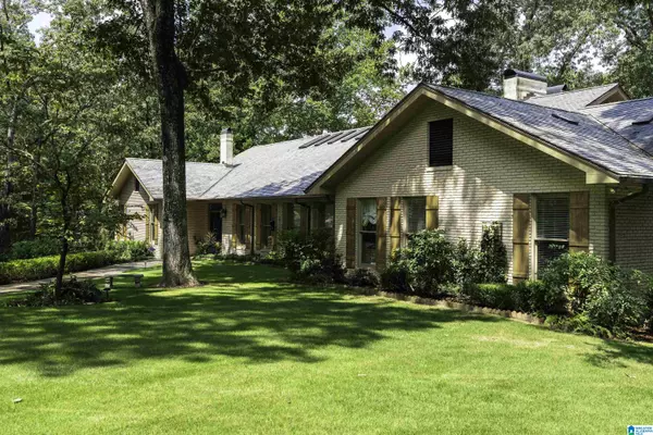 Mountain Brook, AL 35243,4319 OLD BROOK TRAIL