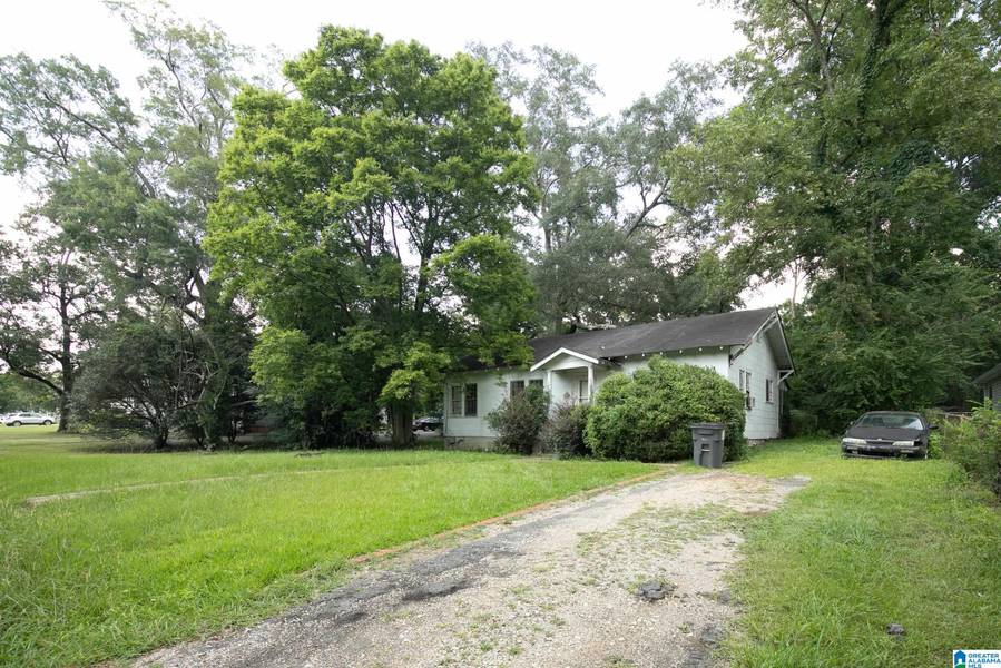 157 E CREST ROAD, Hueytown, AL 35023