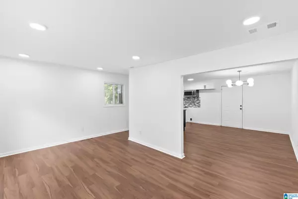 Center Point, AL 35215,504 16TH TERRACE NW