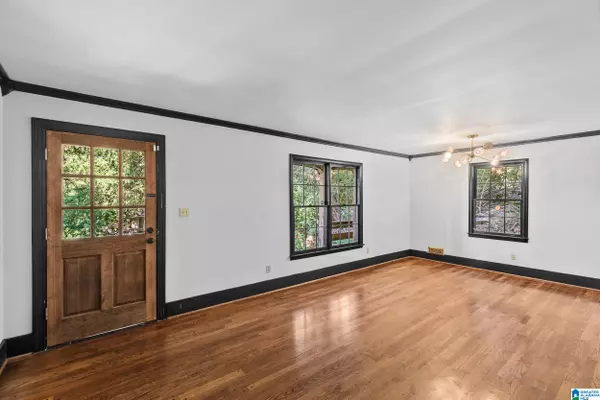 Birmingham, AL 35206,8429 5TH AVENUE S