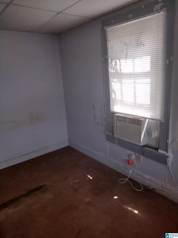 Anniston, AL 36207,523 & 525 WILMER AVENUE