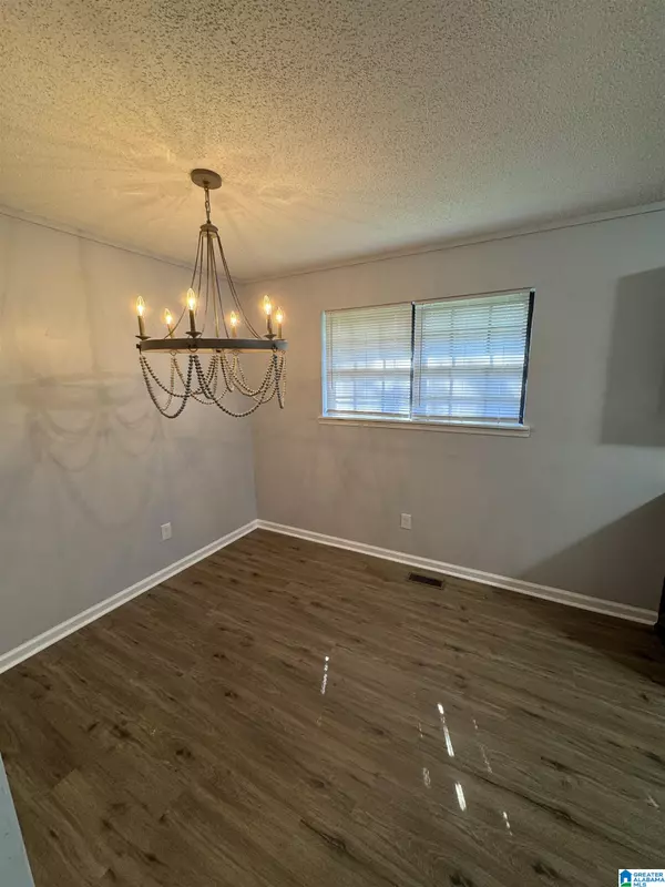 Trussville, AL 35173,624 INTHAWOODS CIRCLE