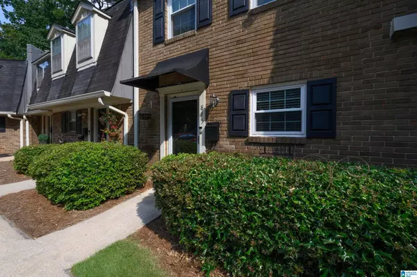 Vestavia Hills, AL 35226,815 VESTAVIA VILLA COURT #815