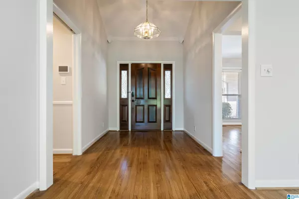 Vestavia Hills, AL 35216,729 COMER DRIVE