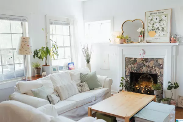 Homewood, AL 35209,562 EDGEKNOLL LANE