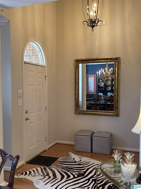 Vestavia Hills, AL 35243,1583 CREEKSTONE CIRCLE