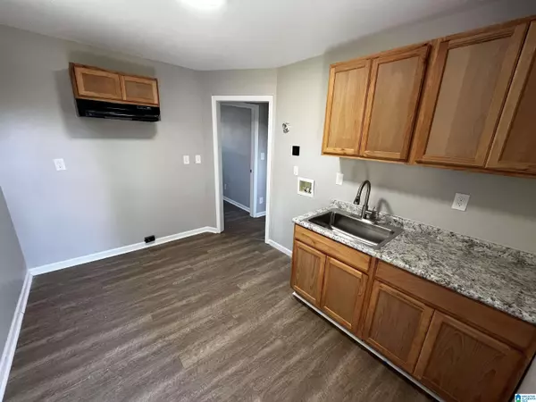 Birmingham, AL 35204,1214 16TH STREET N