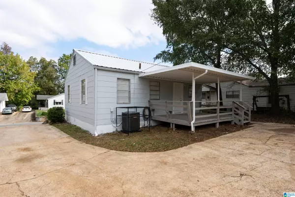 Bessemer, AL 35020,422 11TH STREET S