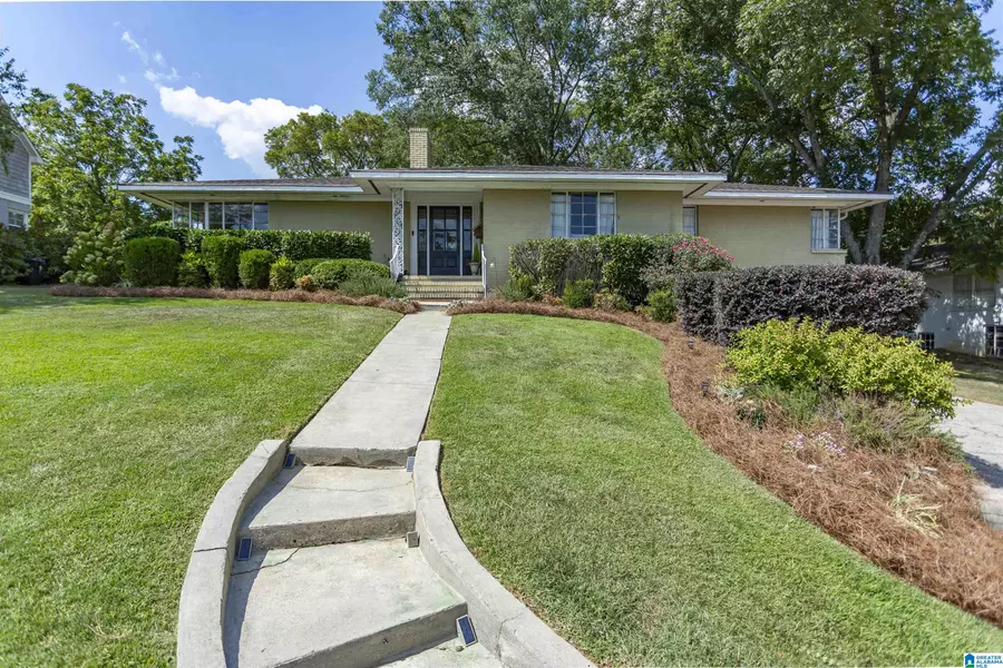 2216 CHESTNUT ROAD, Vestavia Hills, AL 35216