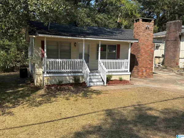 125 HONEYSUCKLE ROAD, Hueytown, AL 35023