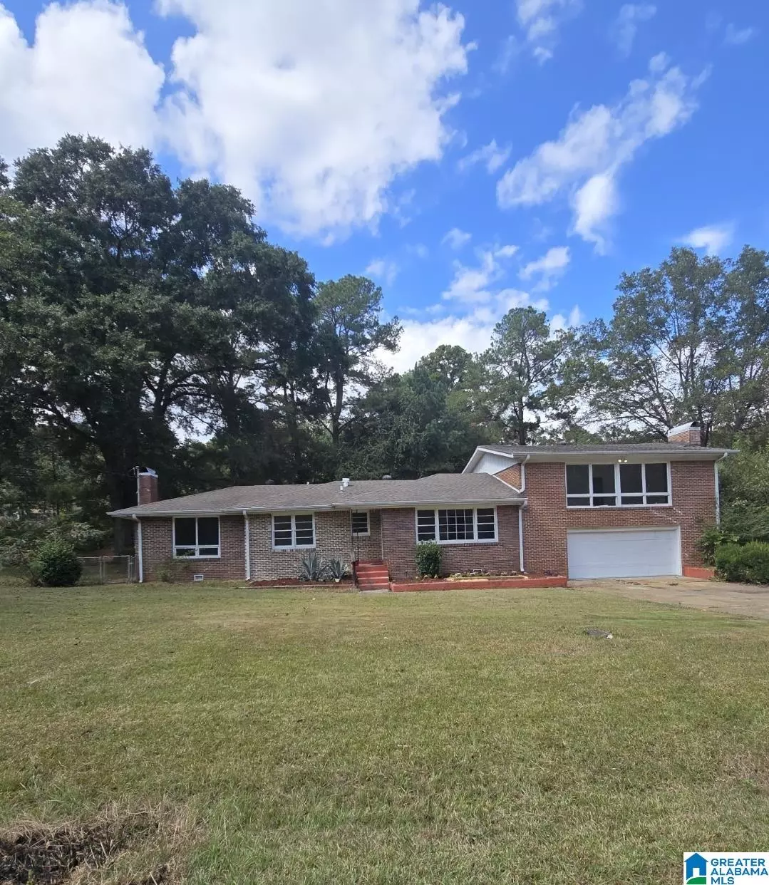 Hueytown, AL 35023,1204 26TH AVENUE N