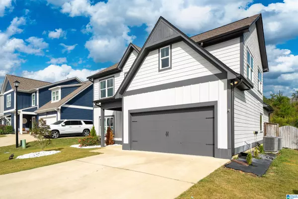 Helena, AL 35080,911 WHITE BARN CIRCLE