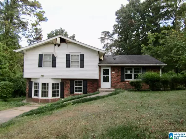 227 27TH COURT CIRCLE NW,  Center Point,  AL 35215