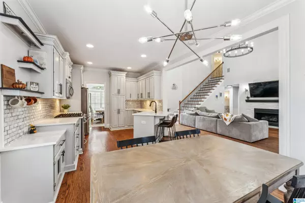 672 LAKE CREST DRIVE, Hoover, AL 35226