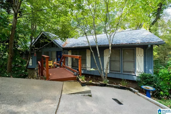 3064 WHISPERING PINES CIRCLE, Hoover, AL 35226