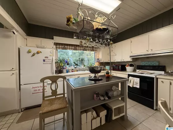 Hueytown, AL 35023,129 FOREST ROAD