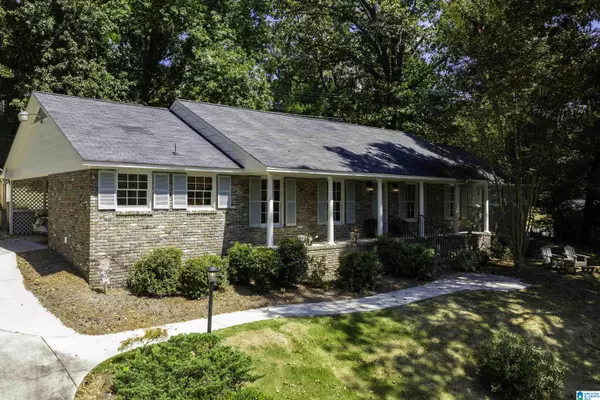 Vestavia Hills, AL 35216,1312 ROUND HILL ROAD