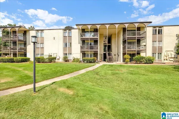 3023 MASSEY ROAD #F, Vestavia Hills, AL 35216