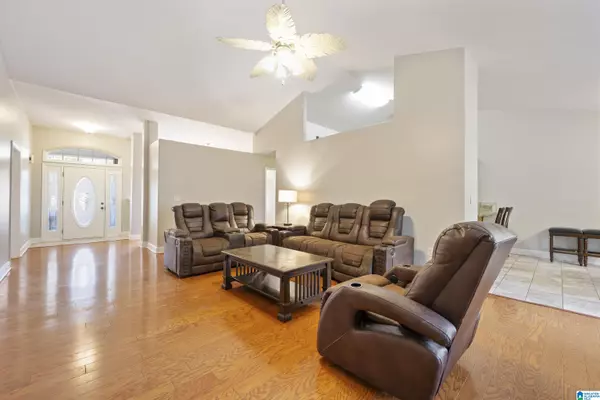 Maylene, AL 35114,220 CEDAR MEADOW